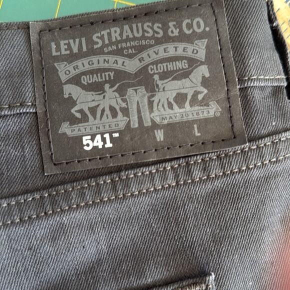 Men's Dark Gray Levi's 541 Jeans sz 50 x 30 Straight Leg Stretch - Picture 3 of 7